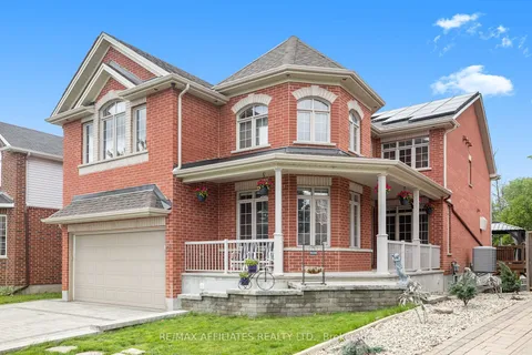 58 GRENWICH Circle, Carlington - Central Park, ON K2C 4G1