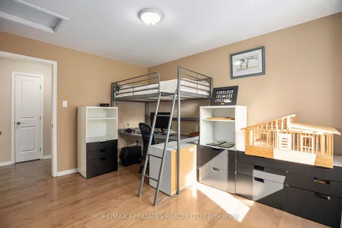 58 GRENWICH Circle, Carlington - Central Park, ON K2C 4G1