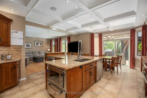 58 GRENWICH Circle, Carlington - Central Park, ON K2C 4G1