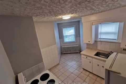 5078-5086 FIFTH Avenue, Niagara Falls, ON L2E 4S5