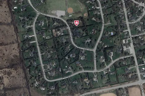 10 Karendale Crescent, Hamilton, ON L0R 1K0