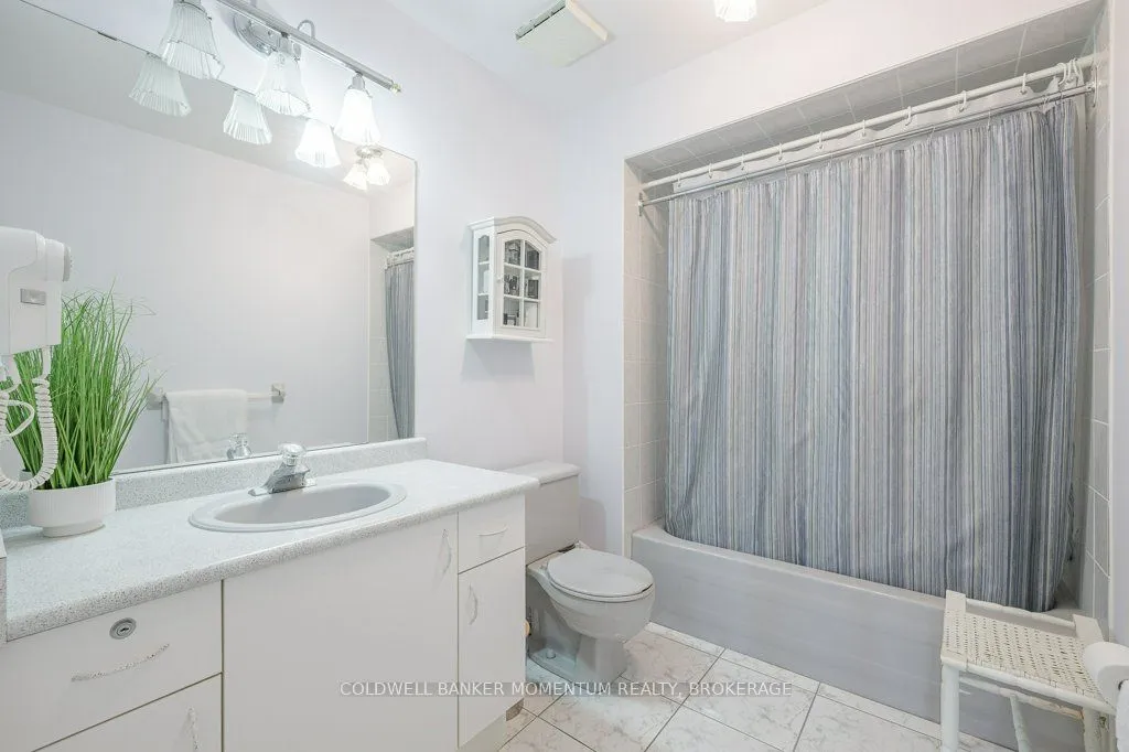 43 Silvercrest Court, Thorold, ON L2V 5B4