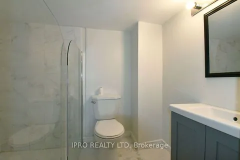 242 Balmoral Avenue, Hamilton, ON L8L 7S2