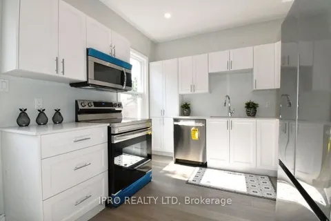 242 Balmoral Avenue, Hamilton, ON L8L 7S2