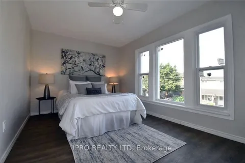 242 Balmoral Avenue, Hamilton, ON L8L 7S2