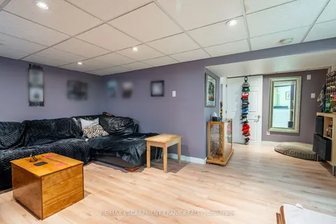 1061 CENTRAL Avenue, Hamilton, ON L8K 1N3