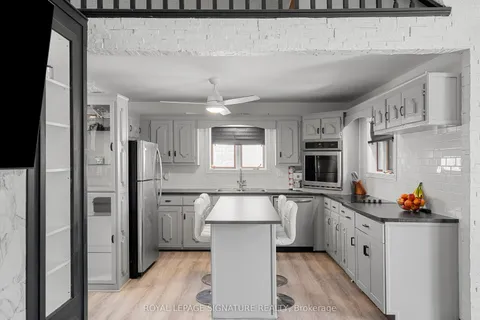 63 Lowell Avenue, St. Catharines, ON L2R 2C9