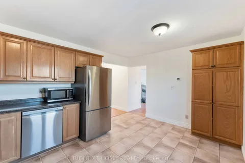 144 GLAMORGAN Drive, Kanata, ON K2L 1R8