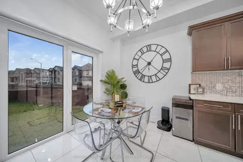 1 Grandville Circle, Brant, ON N3L 0E8