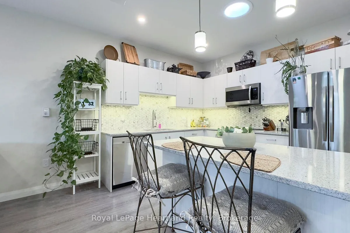 84 Rowe Avenue, South Huron, ON N0M 1S1