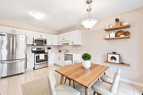 7921 Oldfield Road, Niagara Falls, ON L2G 0H8