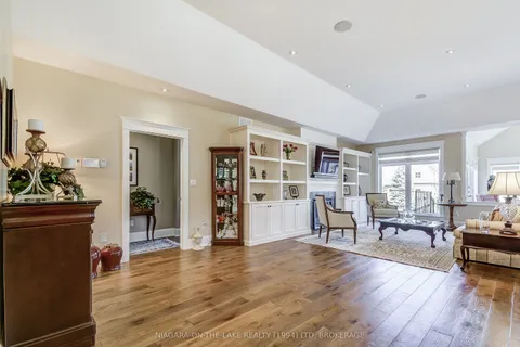 12 Stoneridge Crescent, Niagara-on-the-Lake, ON L0S 1J1