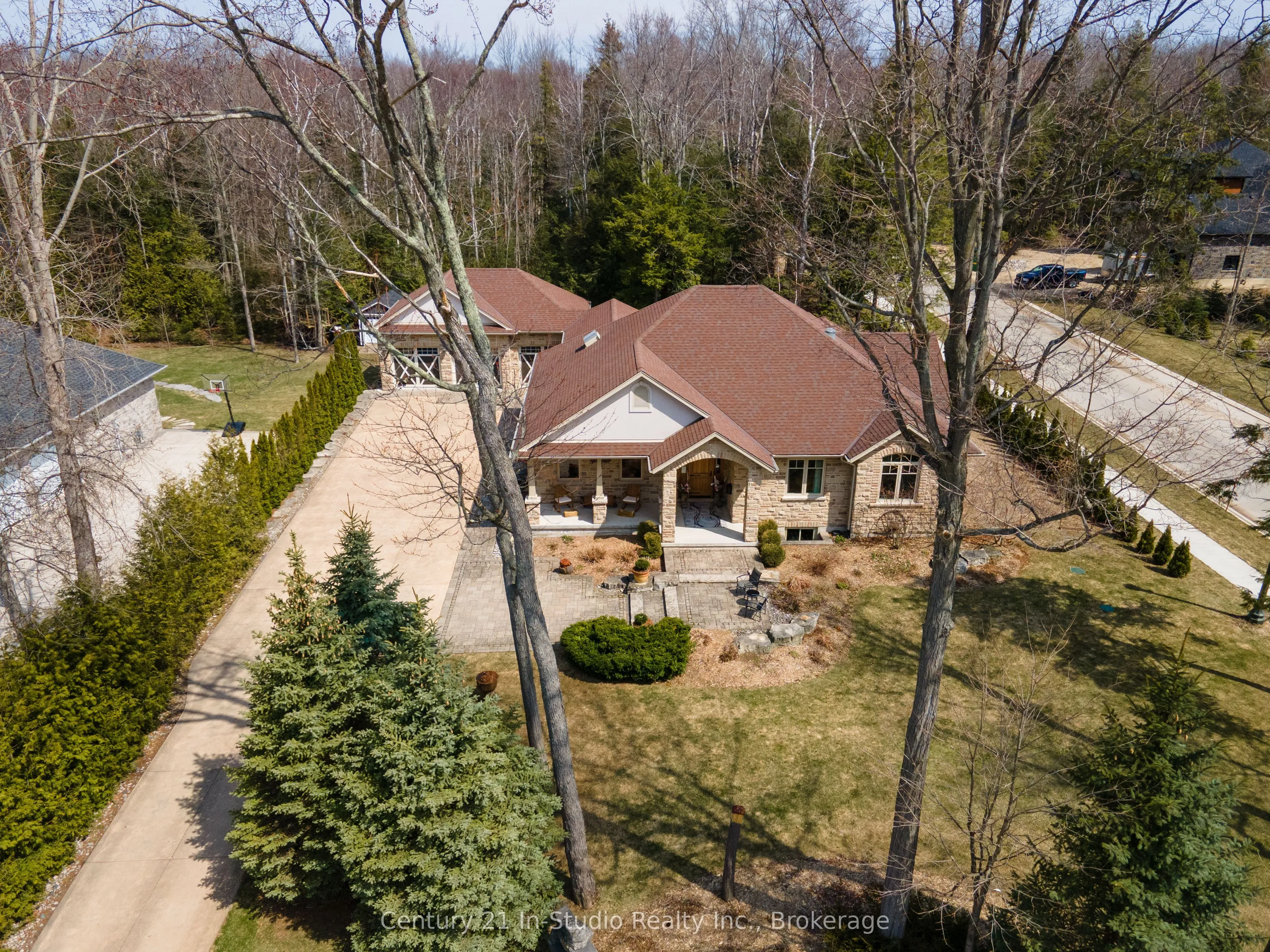 27 Carter Drive, Saugeen Shores, ON N0H 2C6