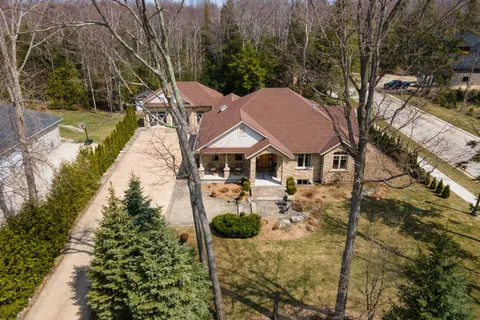 27 Carter Drive, Saugeen Shores, ON N0H 2C6