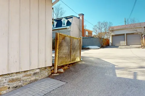 92 Pine Street, Brockville, ON K6V 1G9