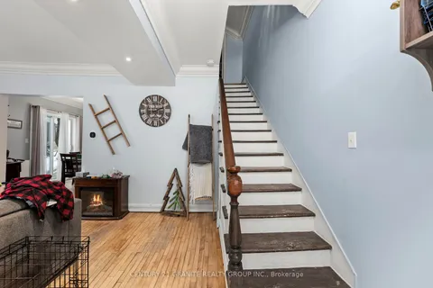 8 Sherbourne Street, Bancroft, ON K0L 1C0