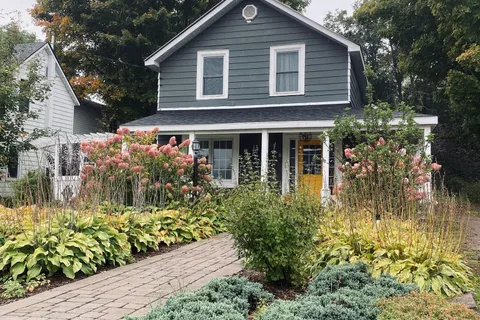 8 Sherbourne Street, Bancroft, ON K0L 1C0