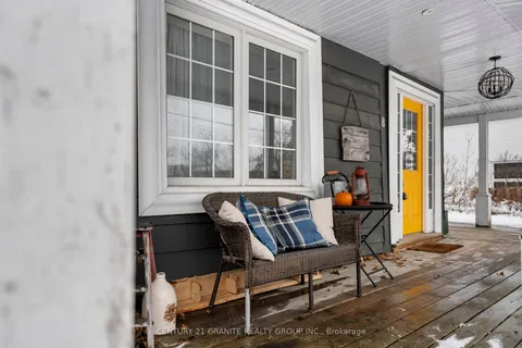 8 Sherbourne Street, Bancroft, ON K0L 1C0