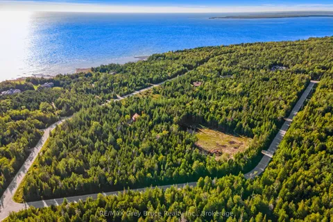 30 Huron Park Road, Northern Bruce Peninsula, ON N0H 1W0