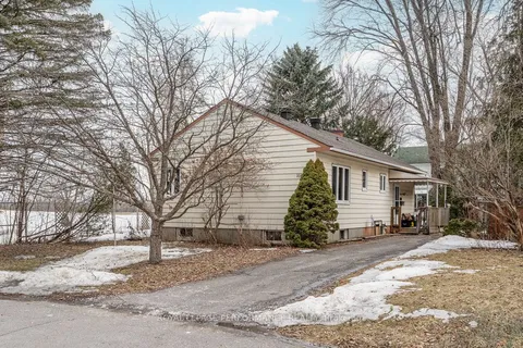 167 Mafeking Avenue, Manor Park - Cardinal Glen and Area, ON K1K 2V4