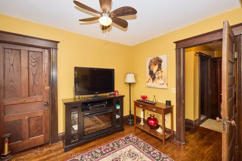 160 Burgar Street, Welland, ON L3B 2S8