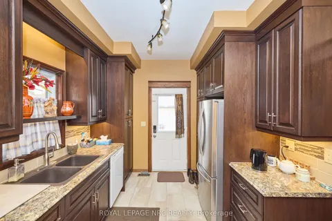 160 Burgar Street, Welland, ON L3B 2S8