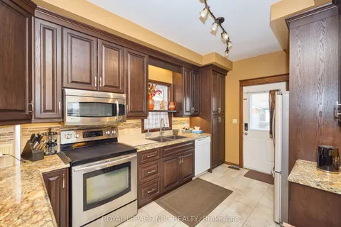 160 Burgar Street, Welland, ON L3B 2S8
