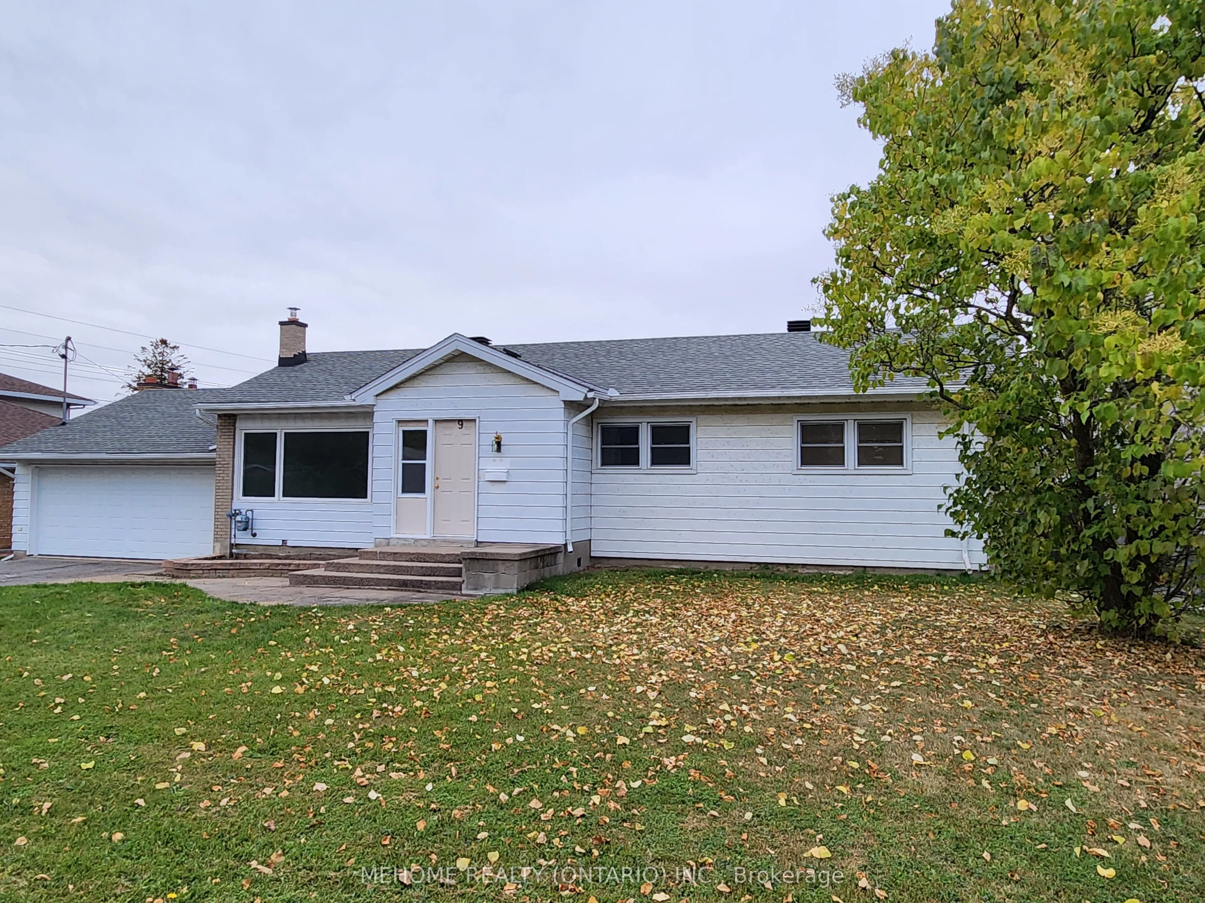 9 Epworth Avenue, ON K2G 2L4
