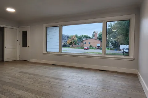9 Epworth Avenue, ON K2G 2L4