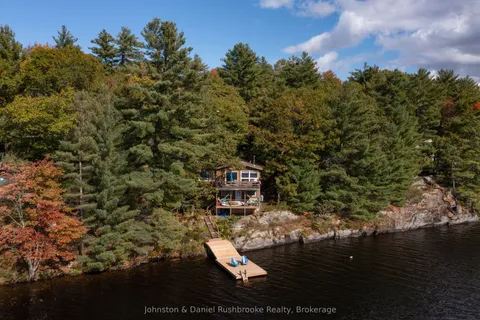 621 Peninsula Road, Gravenhurst, ON P1P 1R2