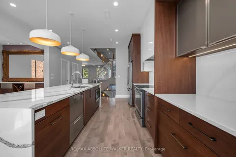 658 O'Connor Street, ON K1S 3R8