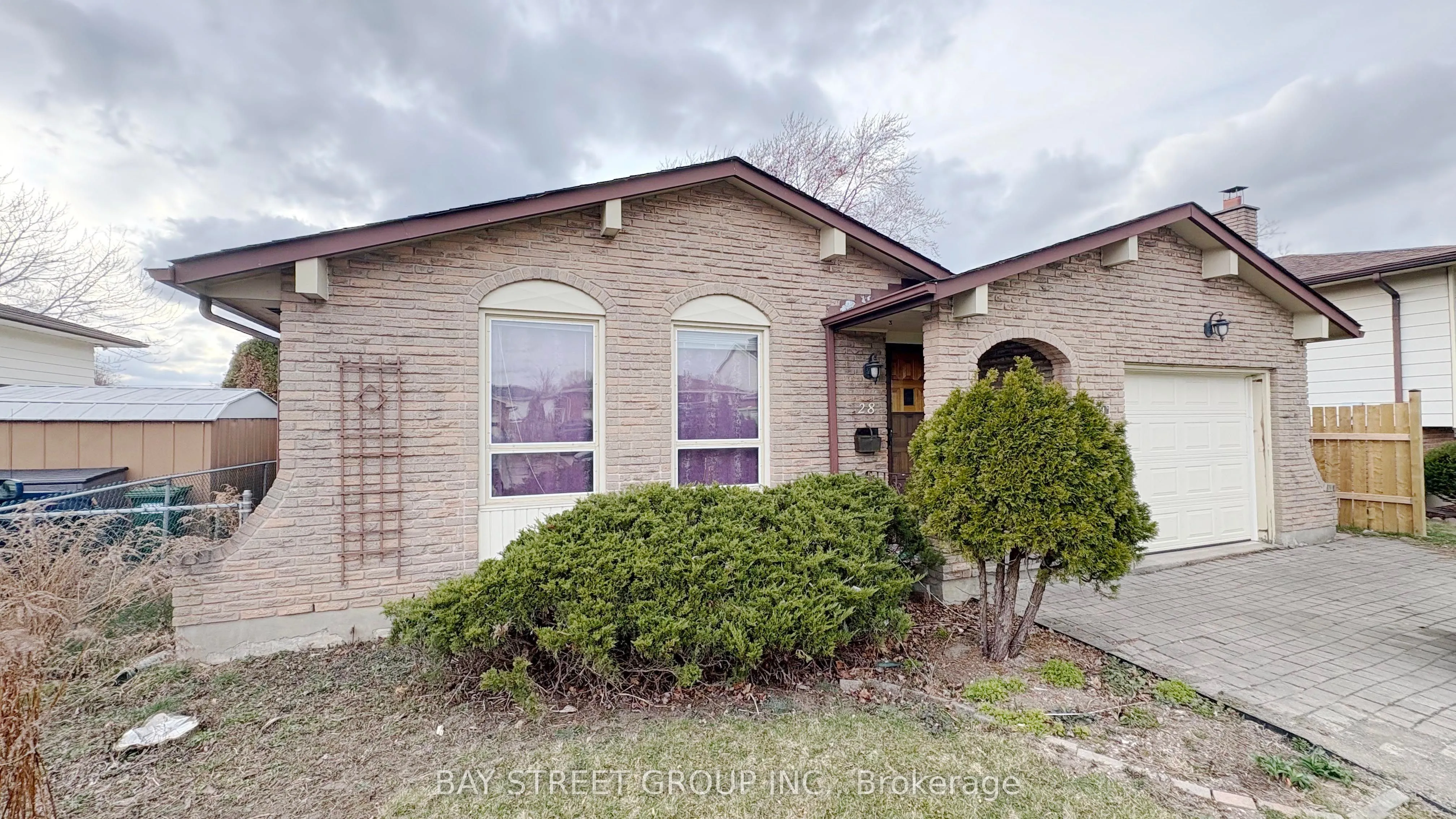 28 Roehampton Avenue, St. Catharines, ON L2M 7K7