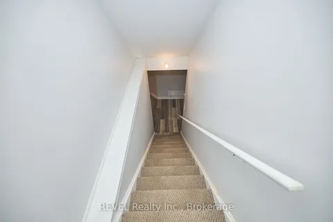 35 Spruce Crescent, Welland, ON L3C 0C6