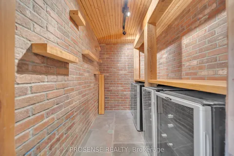 214 Maple Avenue, Brant, ON N0E 1A0