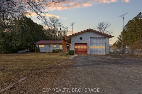 4205 MAPLE Drive, South Frontenac, ON K0H 1W0