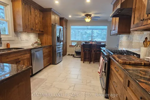355 Greavette Street, Gravenhurst, ON P1P 1G6
