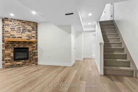 62 Beechbank Crescent, London, ON N6E 2P2
