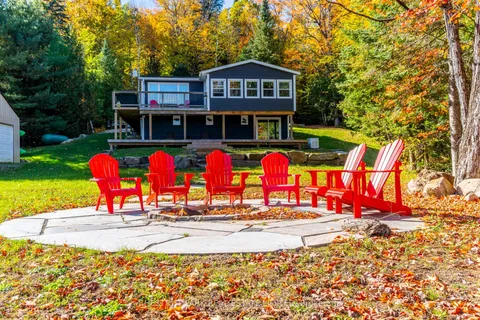 1060 Inawendawin Road, Lake of Bays, ON P0A 1E0