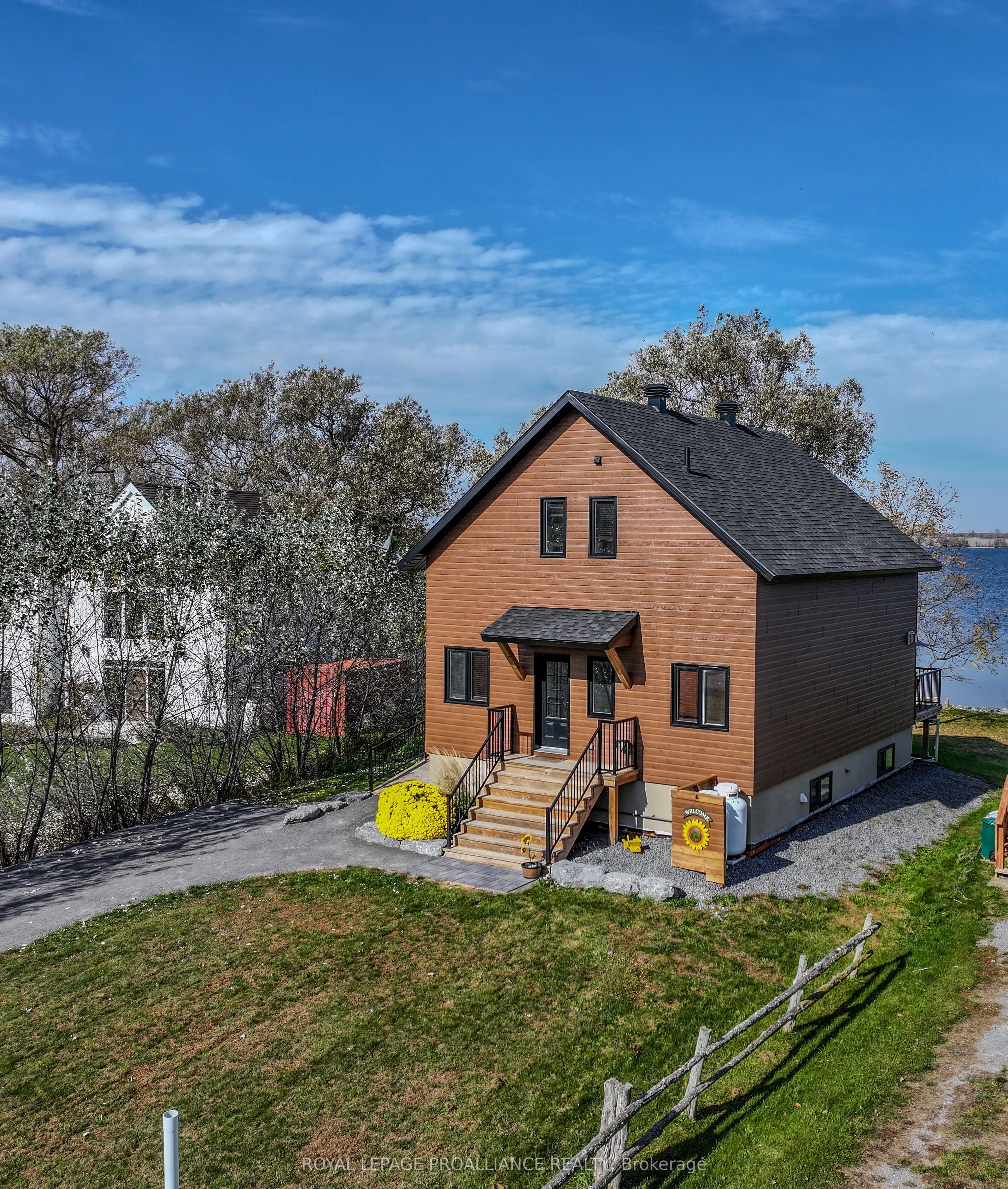 209 Prinyers Cove Crescent, Prince Edward County, ON K0K 2T0