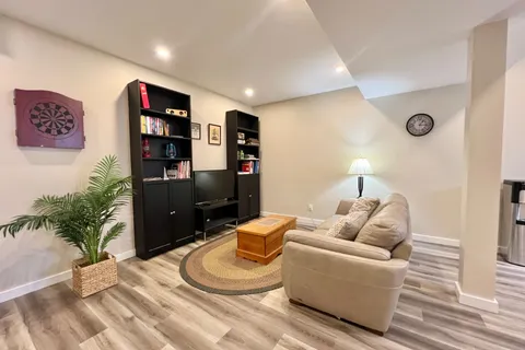 209 Prinyers Cove Crescent, Prince Edward County, ON K0K 2T0