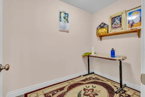 2394 Leeds Crossing Close, London South, ON N6M 1G5