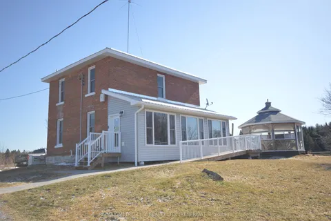 578 Calvin Road, Whitewater Region, ON K0J 1Y0