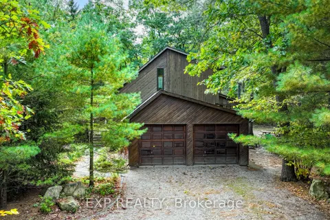 10207 Pinetree Drive, Lambton Shores, ON N0M 1T0