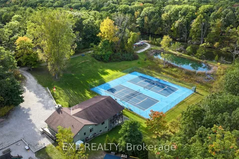 10207 Pinetree Drive, Lambton Shores, ON N0M 1T0