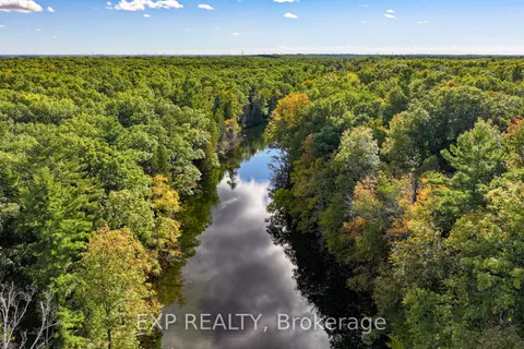 10207 Pinetree Drive, Lambton Shores, ON N0M 1T0