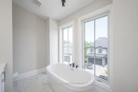 2835 Sheffield Place, ON N6G 5H5