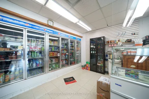 215 Grand River Avenue, Brantford, ON N3T 4Y3