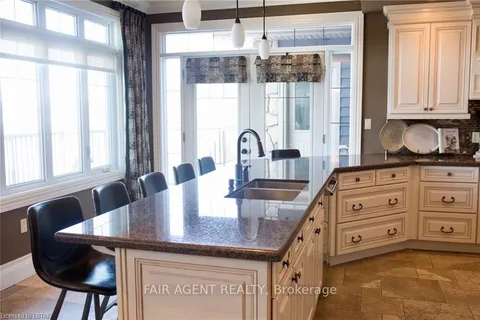 10 MILL Road, Parry Sound Remote Area, ON P0H 1Y0