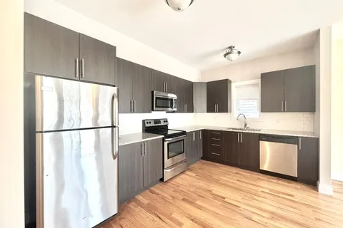 136 King George Street, ON K1K 1V3