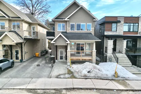136 King George Street, ON K1K 1V3